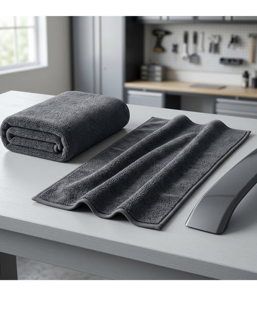Gelxo Twisted Loop Microfiber Car Drying Towel Set of 2 Graphite - Lifestyle view